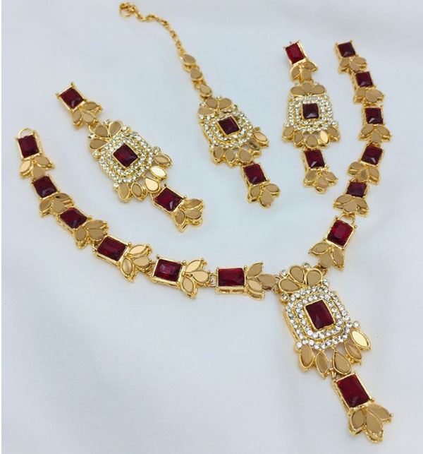 Golden & Maroon Zircon Party Necklace Jewelry Set with Earrings and Teeka (ZV:20266)