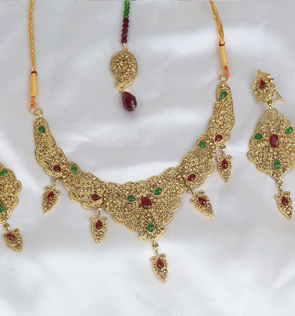 Multicolor jewelry Set With Matha Patti (PS-384)