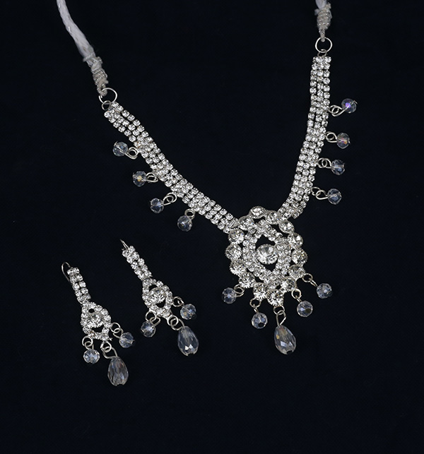 Silver Jewelry Set With Matha Patti (PS-386) Gallery Image 1