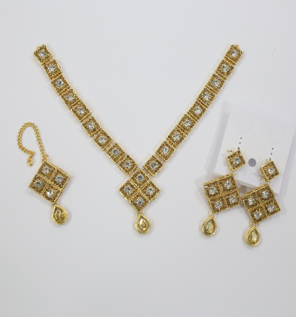 BeautiFull Jewelry Set With Earring & Matha Patti (PS-421)