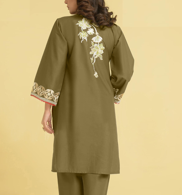 2 PCs Stitched Cotton Lawn Embroidered Dress (RM-112) Gallery Image 2