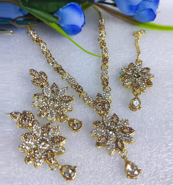 Star Golden Necklace Set With Earring & Matha Patti (ZV:15373) Gallery Image 1