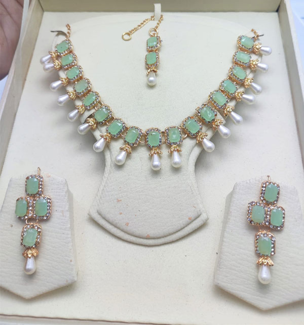 Zircon Stone Necklace Set With Earring (ZV:15712) Gallery Image 1