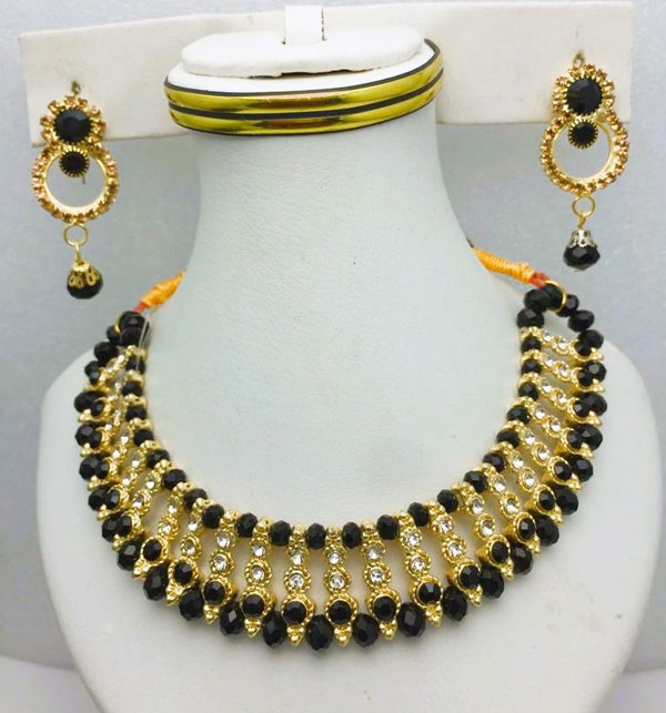 Black & Golden Choker Necklace Set With Earrings (ZV:16220) Gallery Image 1