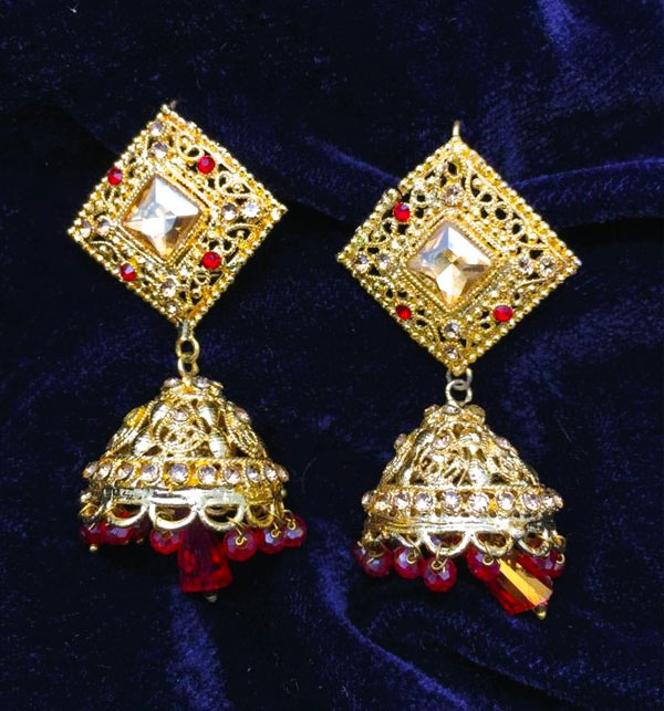 Golden Kundan Pearl Jhumka Earrings Set (ZV:18493)