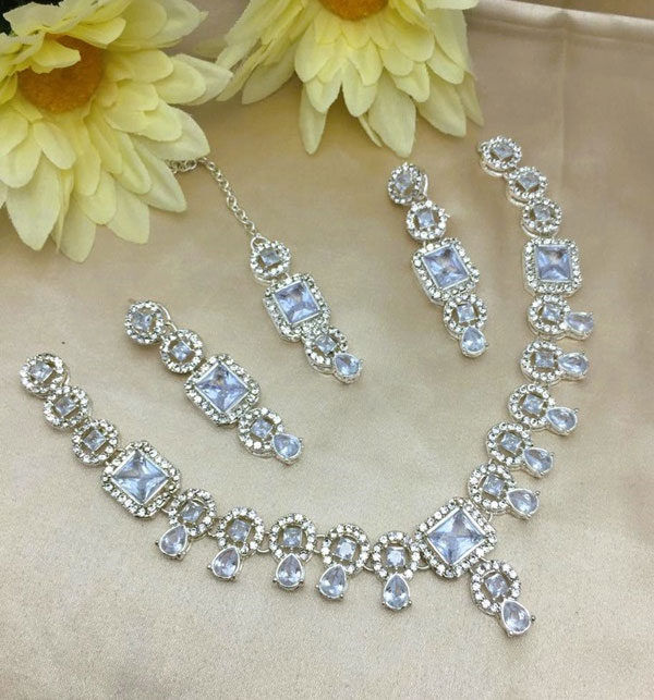 Elegant White Zircon & Stone Necklace Jewelry Set with Earrings and Teeka (ZV:19538) Gallery Image 2