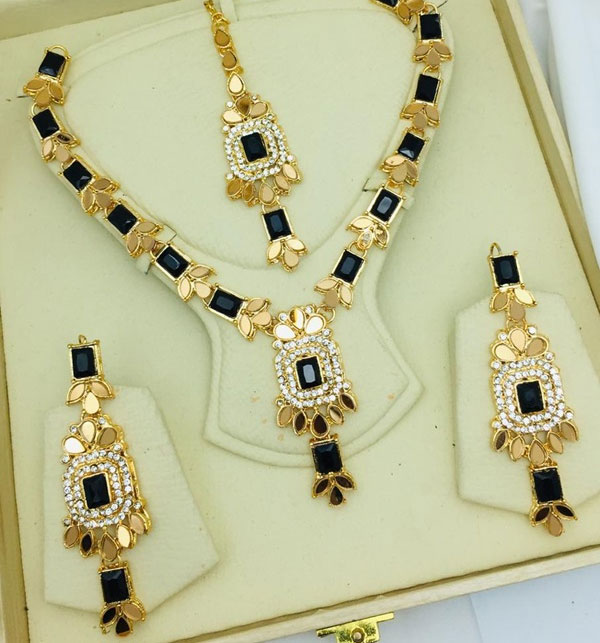 Golden & Black Zircon Necklace Jewelry Set with Earrings and Teeka (ZV:20257)