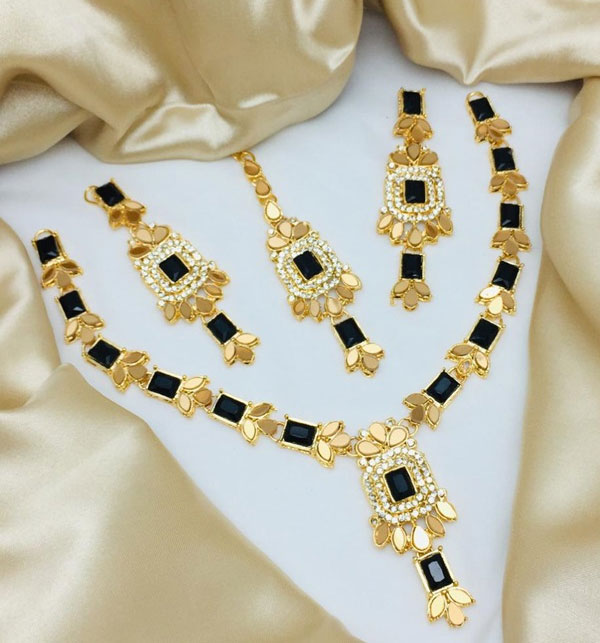 Golden & Black Zircon Necklace Jewelry Set with Earrings and Teeka (ZV:20257)
