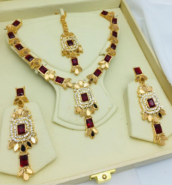 Golden & Maroon Zircon Party Necklace Jewelry Set with Earrings and Teeka (ZV:20266) Gallery Image 1