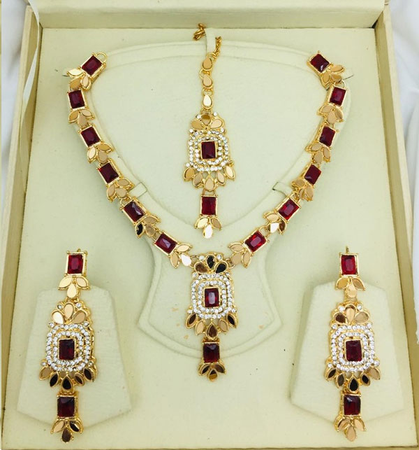 Golden & Maroon Zircon Party Necklace Jewelry Set with Earrings and Teeka (ZV:20266) Gallery Image 2