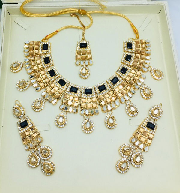 Elegant Black Golden Zircon Wedding Necklace Jewelry Set with Long Earrings and Teeka (ZV:20284) Gallery Image 1