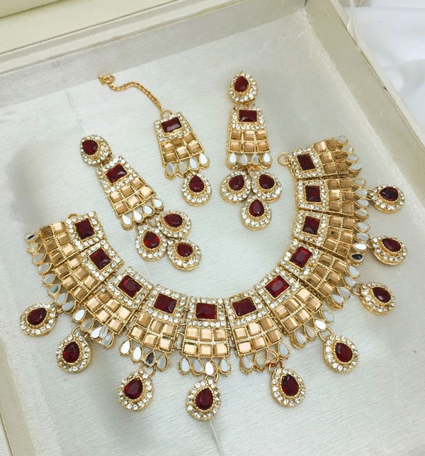 Stylish Maroon Golden Zircon Wedding Necklace Jewelry Set with Long Earrings and Teeka (ZV:20289) Gallery Image 2