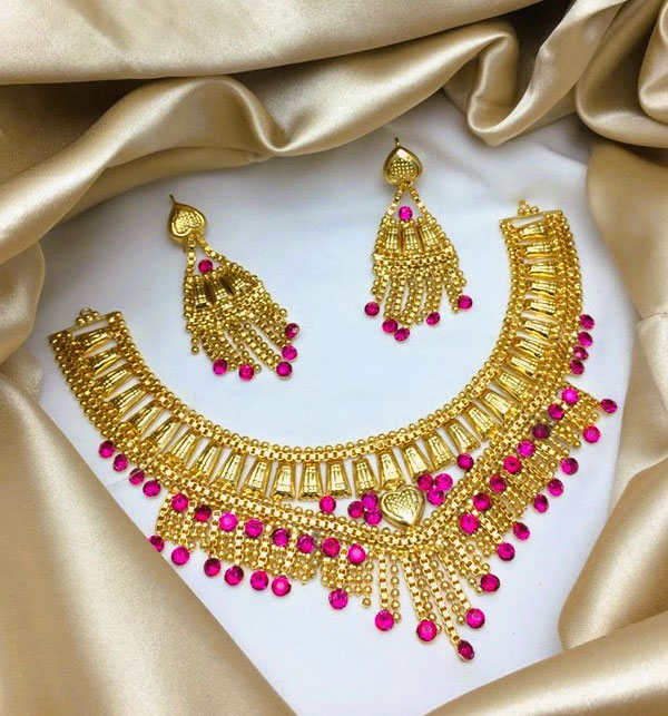 Stylish Golden Necklace Jewelry Set with Earrings (ZV:20345) Gallery Image 1