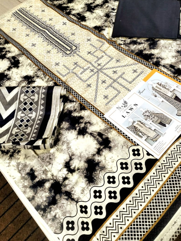 3 PCs Embroidered Lawn Dress With Printed Lawn Dupatta (Unstitched) (DRL-2334)	