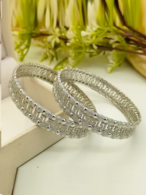 Silver Plated Textured Bangles Set (ZV:141167)