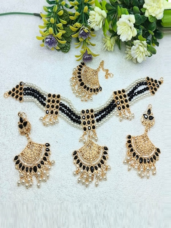 Black Choker Pearl Beaded Necklace Set with Earrings & Maang Tikka (ZV:141324)