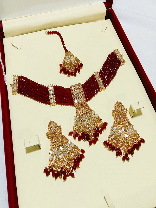 Maroon Choker Jewelry Set with Earrings & Bindia (ZV:141138)