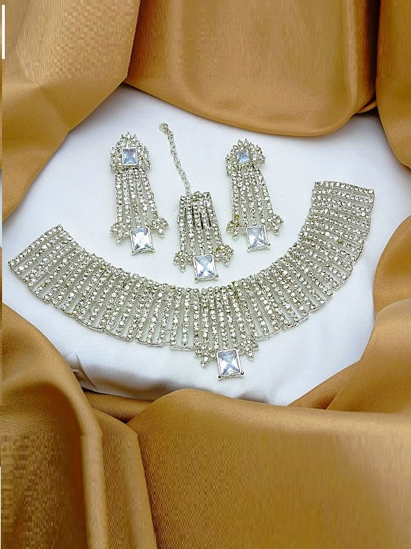 Zircon Silver White Necklace Set with Earrings and Bindia (ZV:30339)