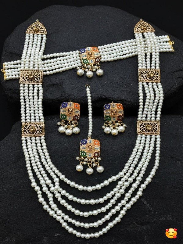 Beautiful Nuratan Choker Set with Pearl Mala 