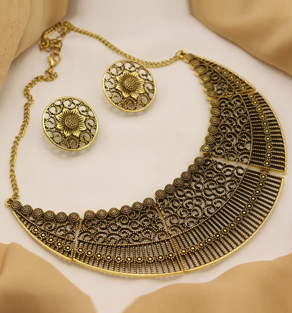 Antique Moon Necklace Set With Earring