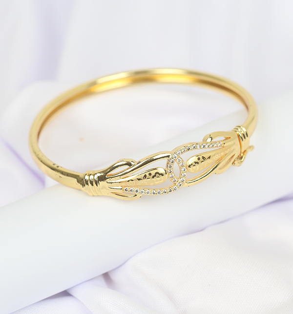 Golden Stylish Bracelet (BH-35) Online Shopping & Price in Pakistan