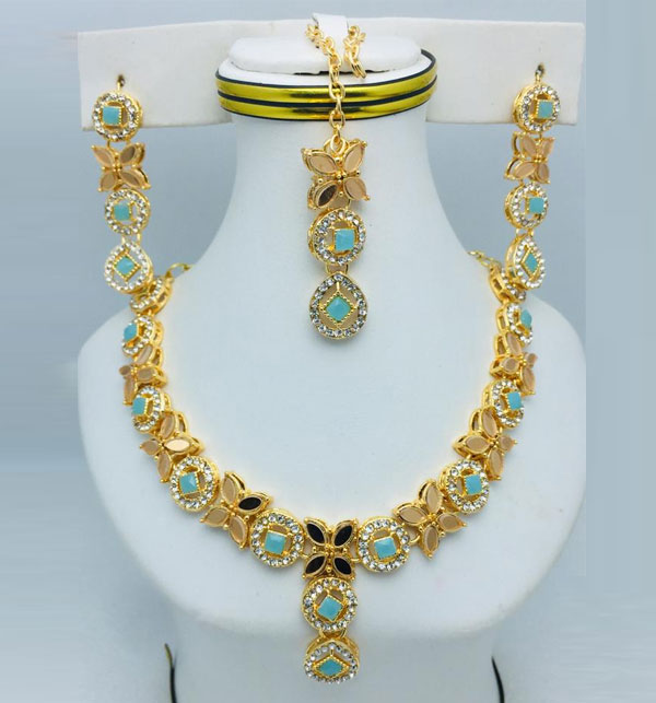 Green Zircon Necklace Jewelry Set With Earrings And Tikka (ZV:18838)