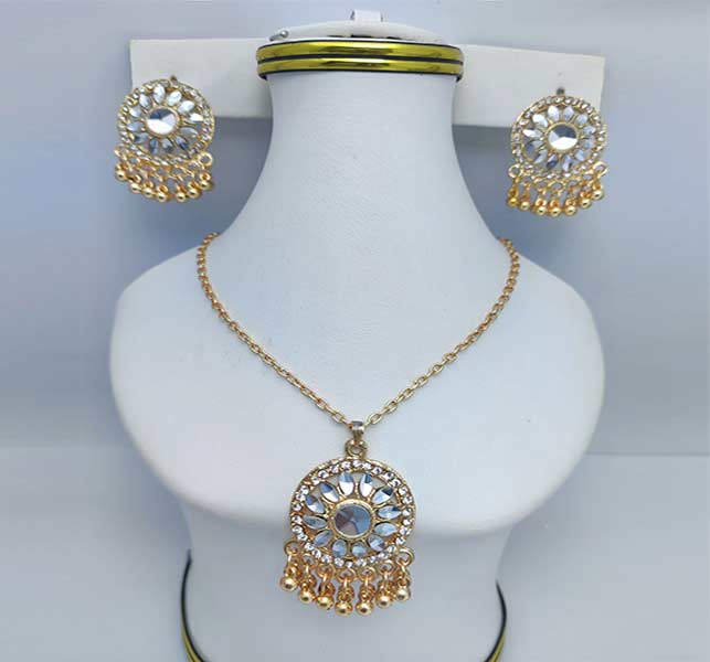 Stylish Necklace With Earrings (ZV:11199)