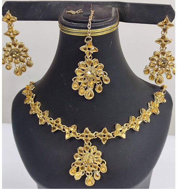 Kundan Necklace Set with Drop Earrings & Maang Tikka (PS-498)